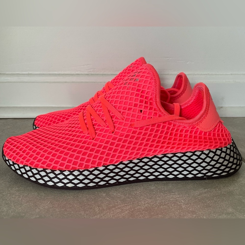 BRAND NEW Adidas Deerupt Runner running shoes Men’s Size 9
